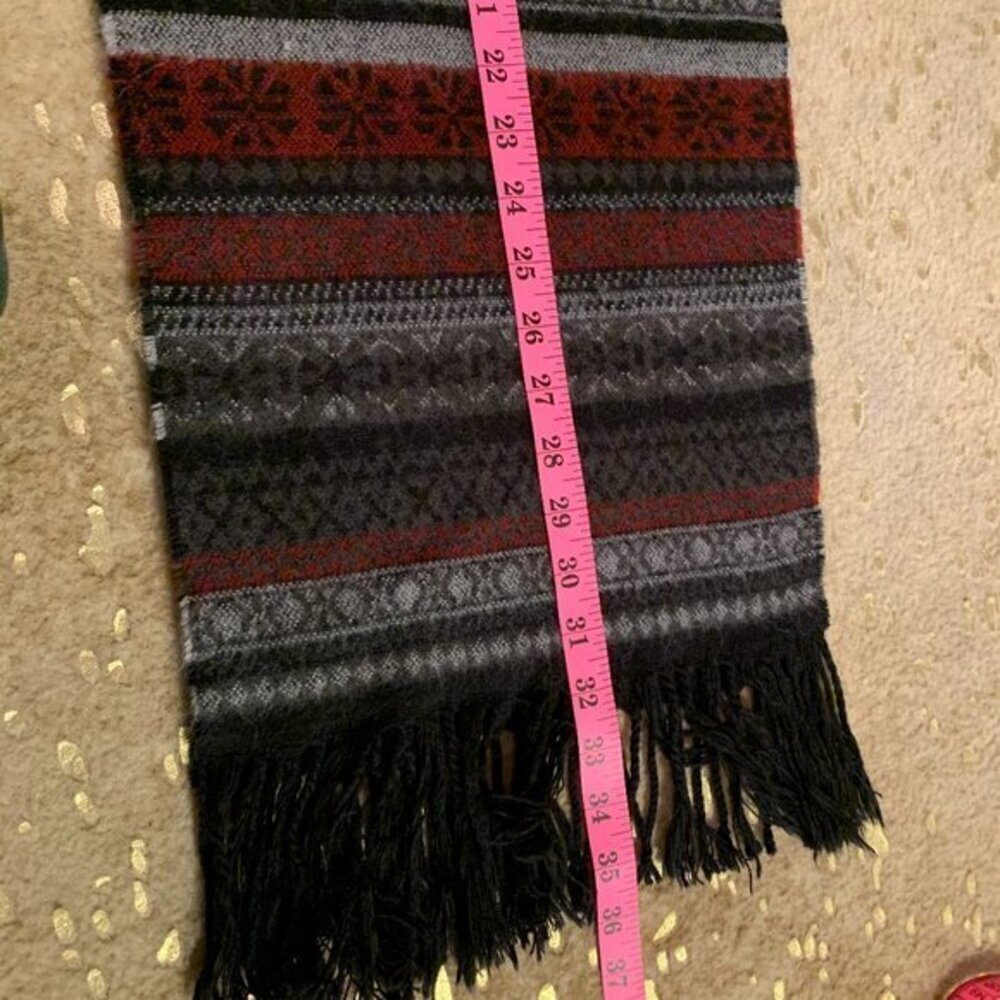 Patterned Winter Scarf - Picture 3 of 3